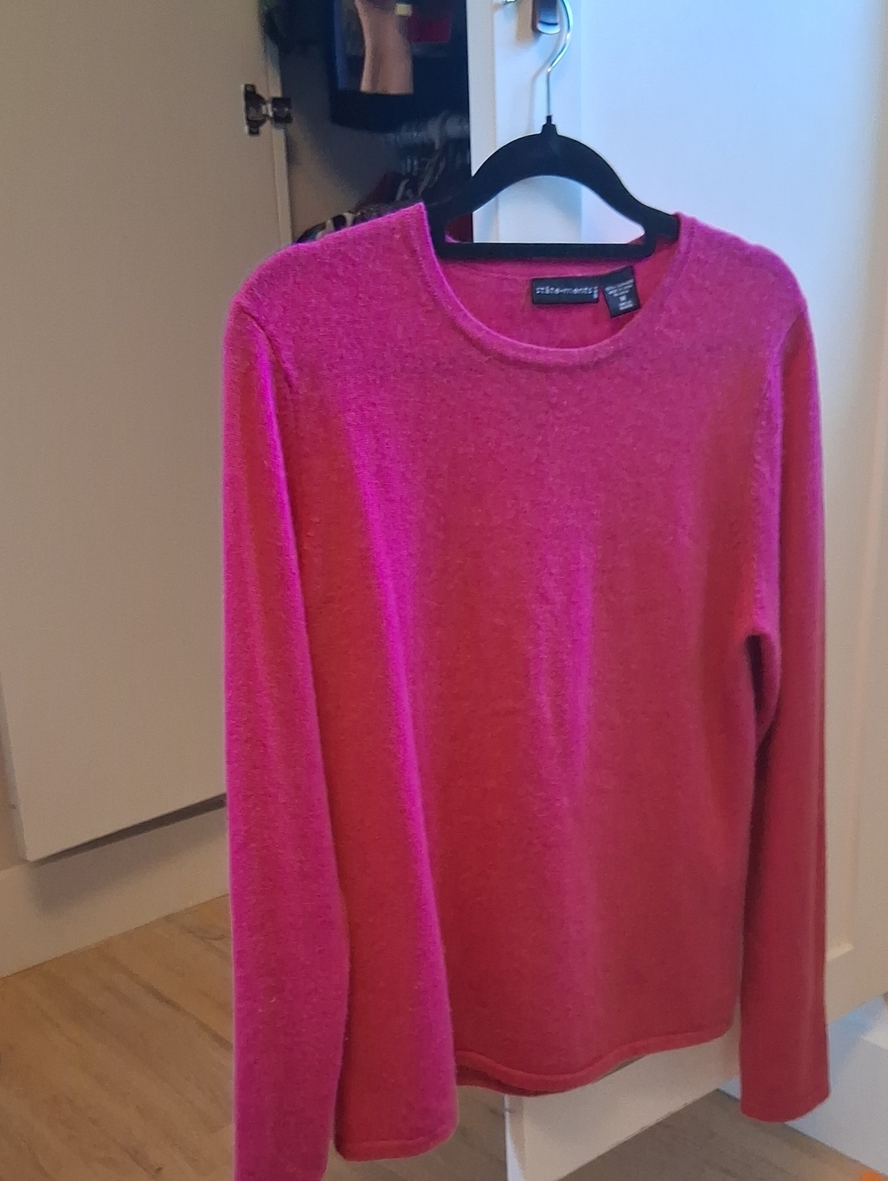 💝100%.Csshmere Statements  Bright Fuchsia Crewneck Sweater M
